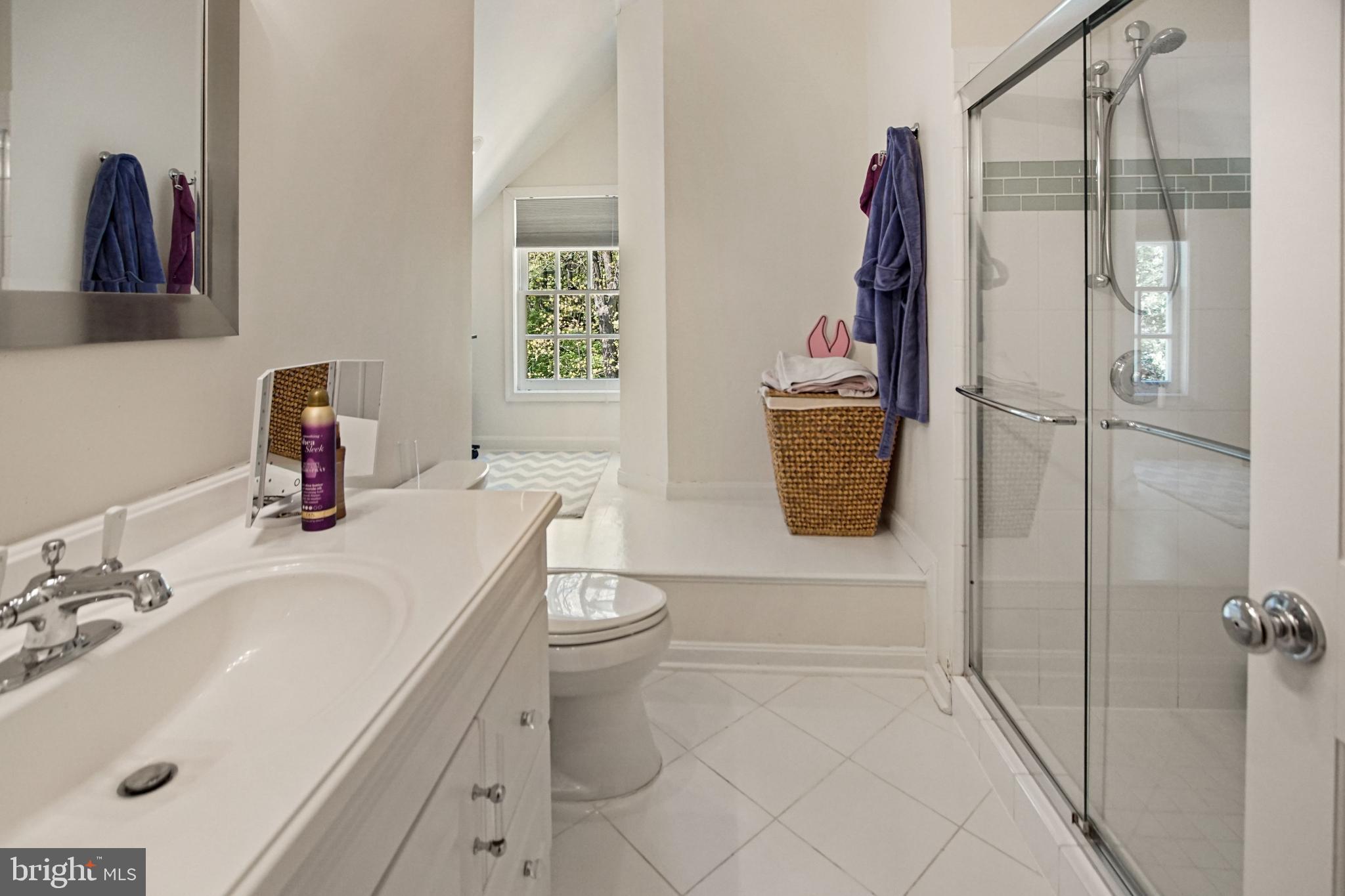 10306 Cutters Lane Potomac, MD 20854 - Photo 33 of 58 Upper level bath