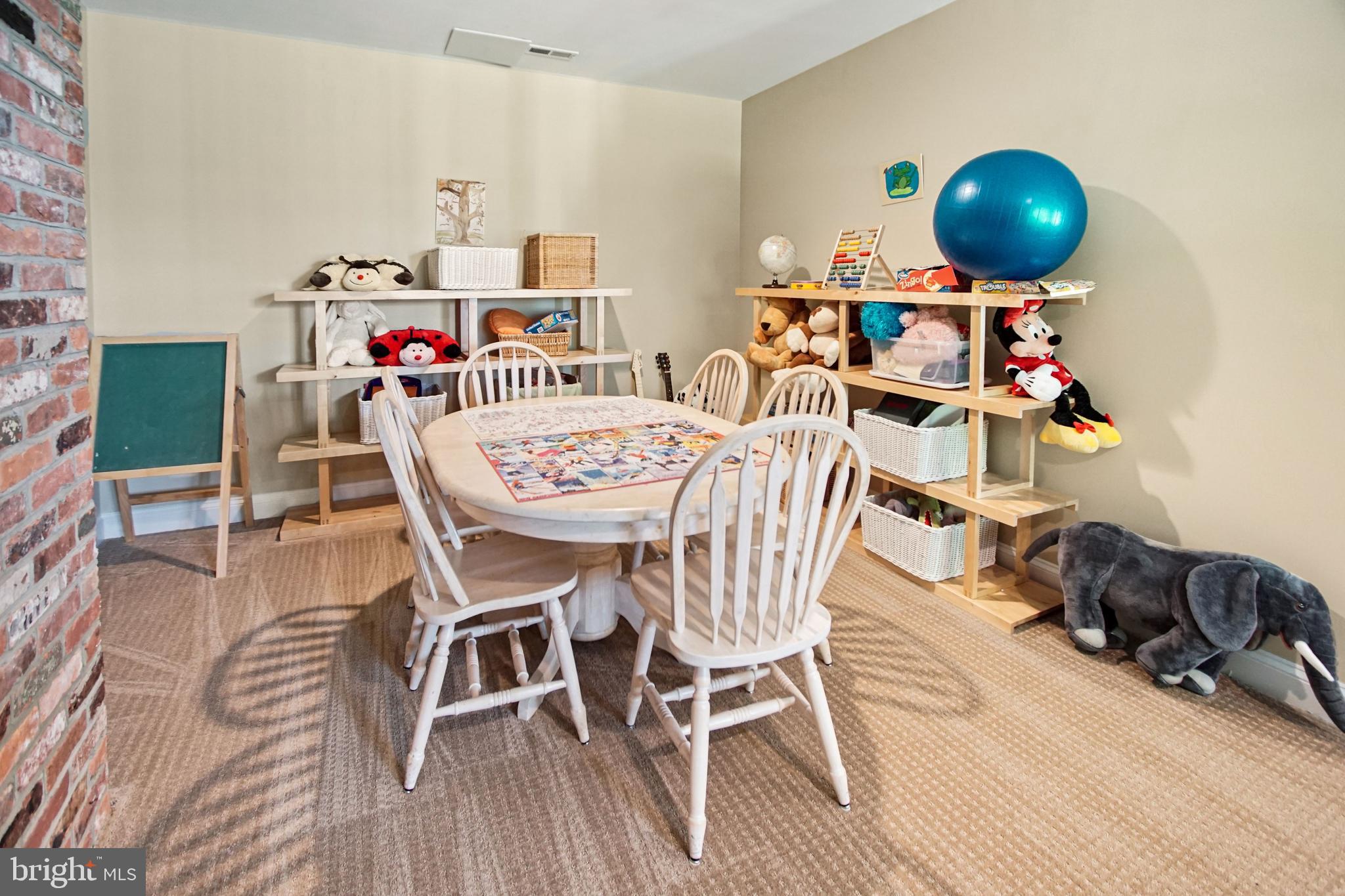 10306 Cutters Lane Potomac, MD 20854 - Photo 38 of 58 A perfect play space!