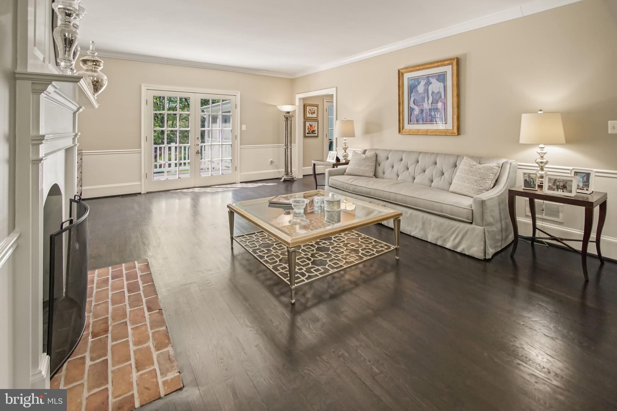 10306 Cutters Lane Potomac, MD 20854 - Photo 5 of 58 Expansive formal living room