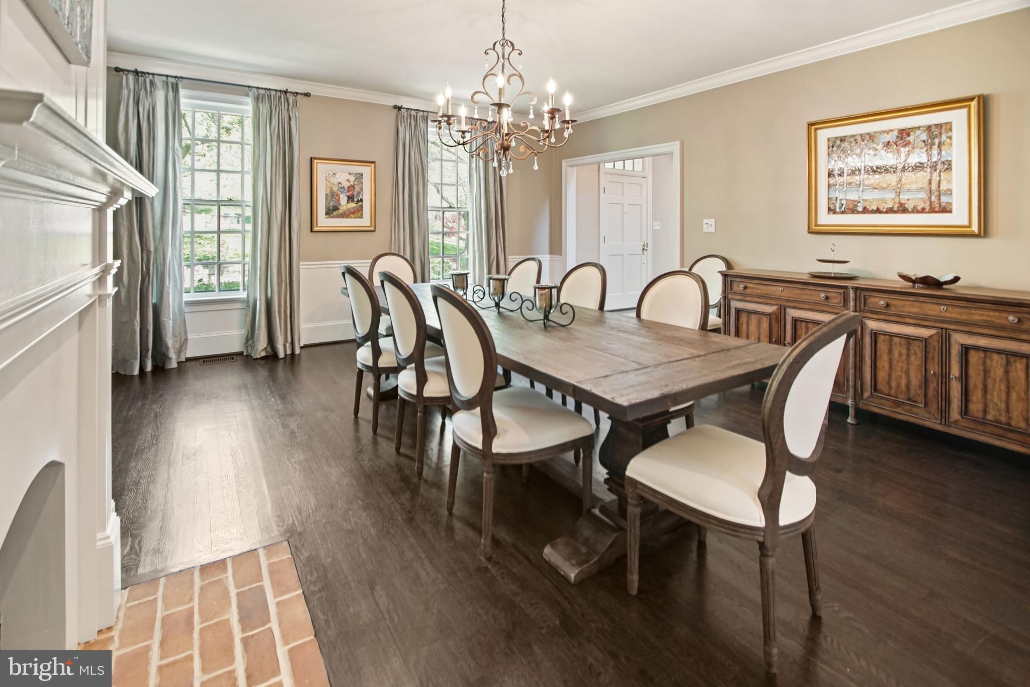 10306 Cutters Lane Potomac, MD 20854 - Photo 8 of 58 Imagine entertaining in this dining room!