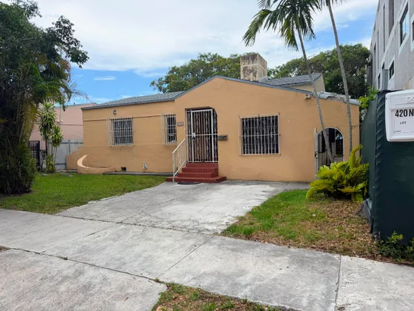 $985,000 | 424 Northeast 72nd Street, Miami, FL 33138
