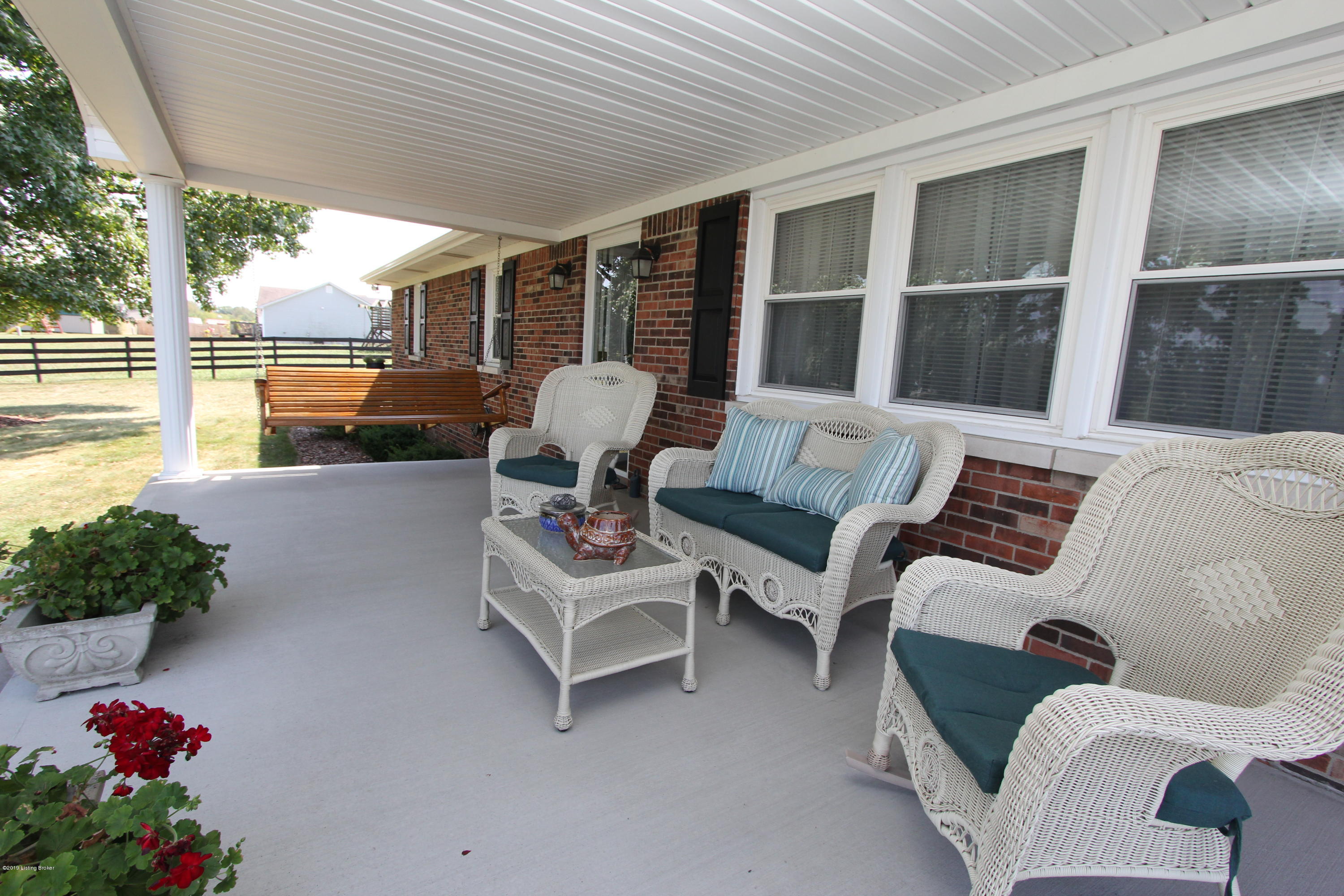 1160 Versailles Road Lawrenceburg, KY 40342 - Photo 8 of 42 Front Porch