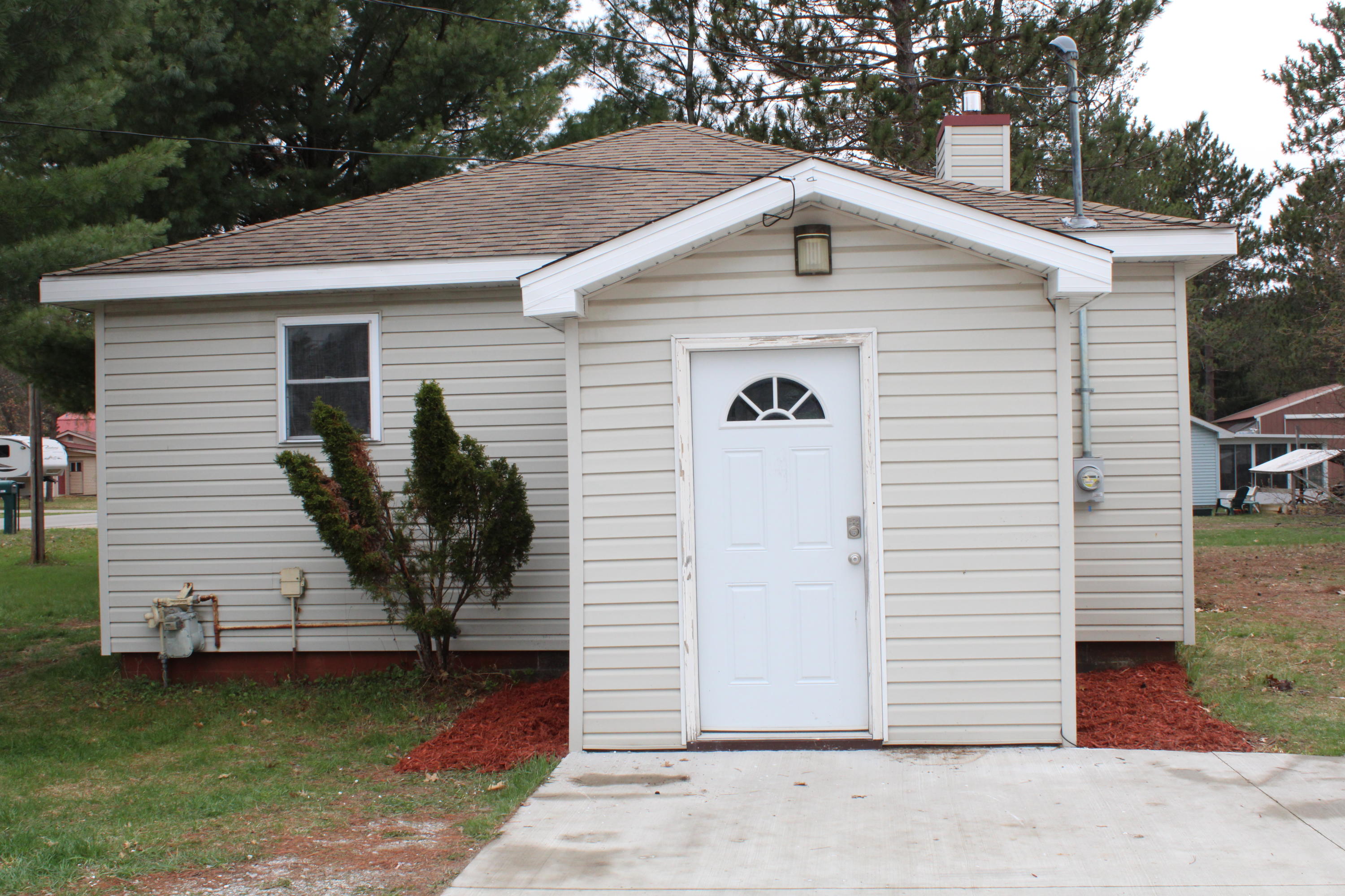 9811 West Carter Road St. Helen, MI 48656 - Photo 2 of 24 Gallery Image 2