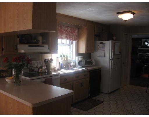 2 Topeka Road Chelmsford, MA 01824 - Photo 3 of 19