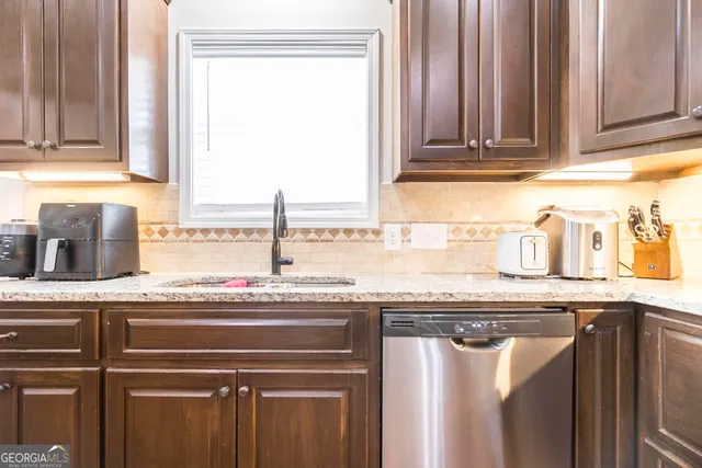 $380,000 | 219 Rowland Circle, Byron, GA 31008