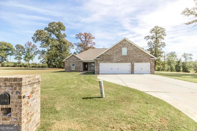 $380,000 | 219 Rowland Circle, Byron, GA 31008
