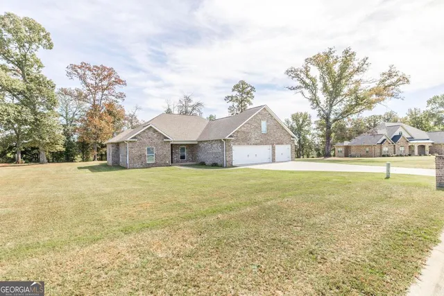 $380,000 | 219 Rowland Circle, Byron, GA 31008