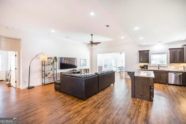 $380,000 | 219 Rowland Circle, Byron, GA 31008