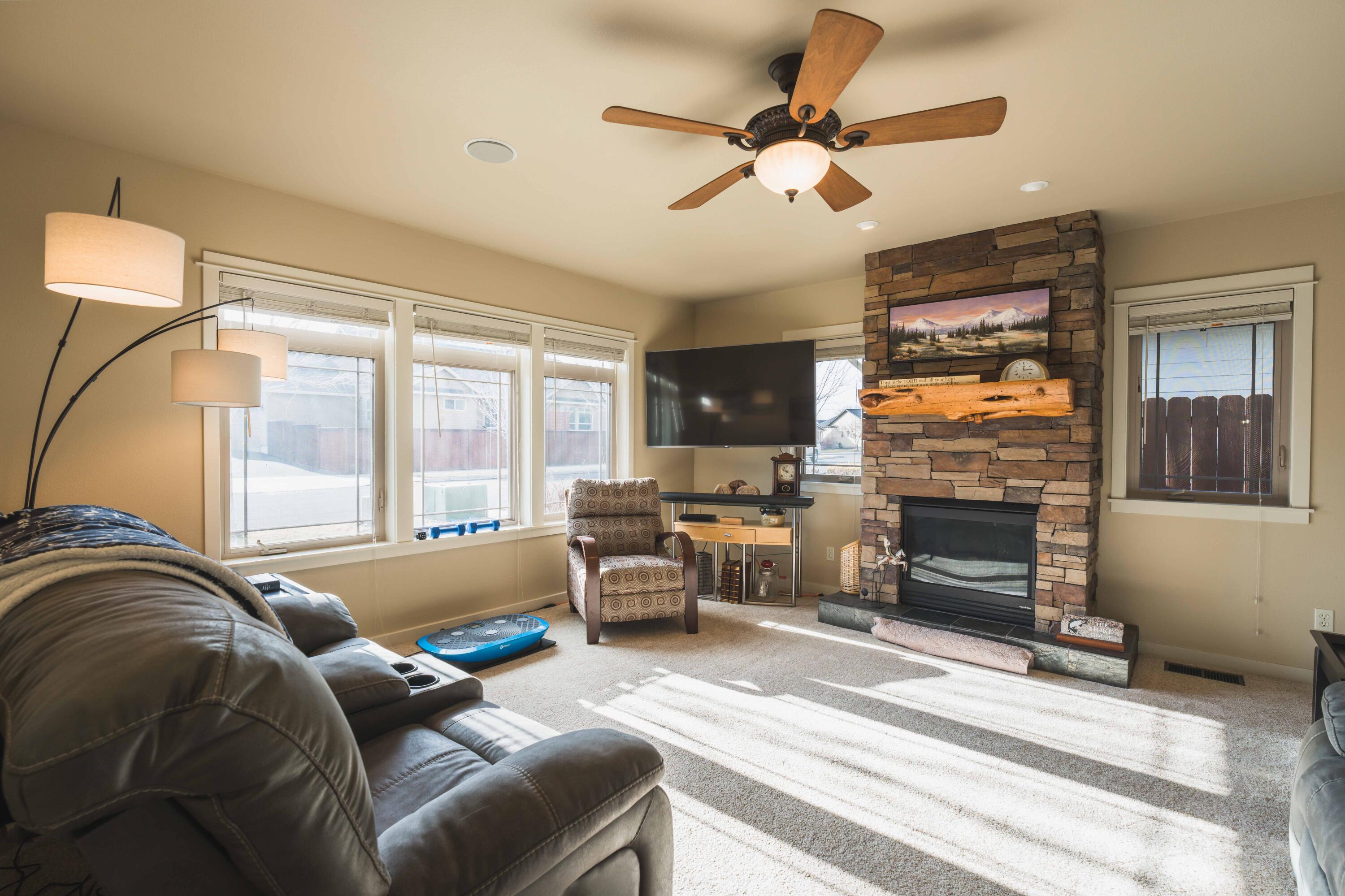 20794 Alpine Ridge Place Bend, OR 97701 - Photo 35 of 84 Alpine Ridge-61