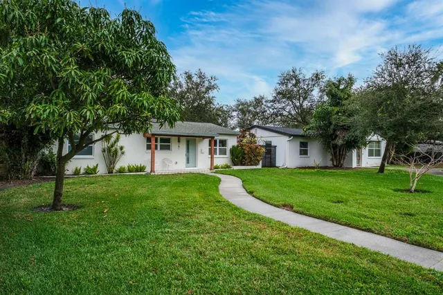 $3,200 | 781 40th Avenue Northeast, St. Petersburg, FL 33703