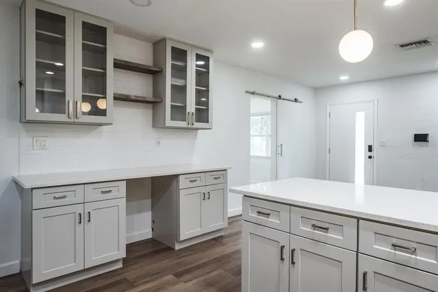 $3,000 | 781 40th Avenue Northeast, St. Petersburg, FL 33703