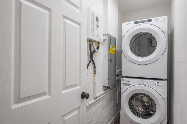 $3,000 | 781 40th Avenue Northeast, St. Petersburg, FL 33703