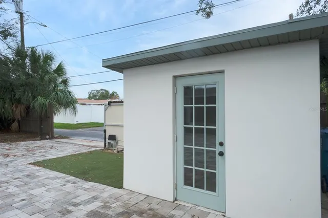 $3,000 | 781 40th Avenue Northeast, St. Petersburg, FL 33703