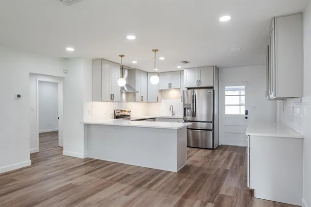 $3,000 | 781 40th Avenue Northeast, St. Petersburg, FL 33703