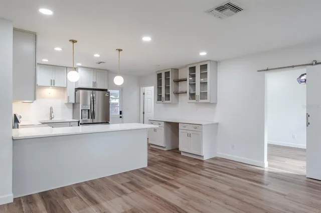 $3,000 | 781 40th Avenue Northeast, St. Petersburg, FL 33703