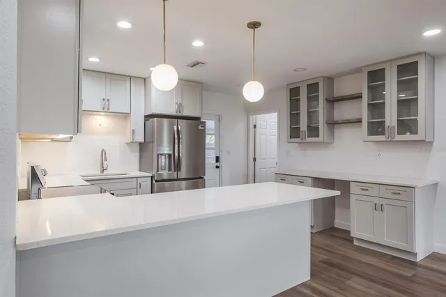 $3,000 | 781 40th Avenue Northeast, St. Petersburg, FL 33703