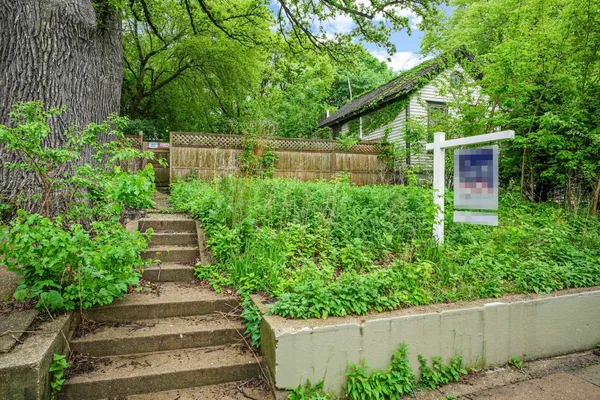 $250,000 | 929 Williamson Street, Madison, WI 53703