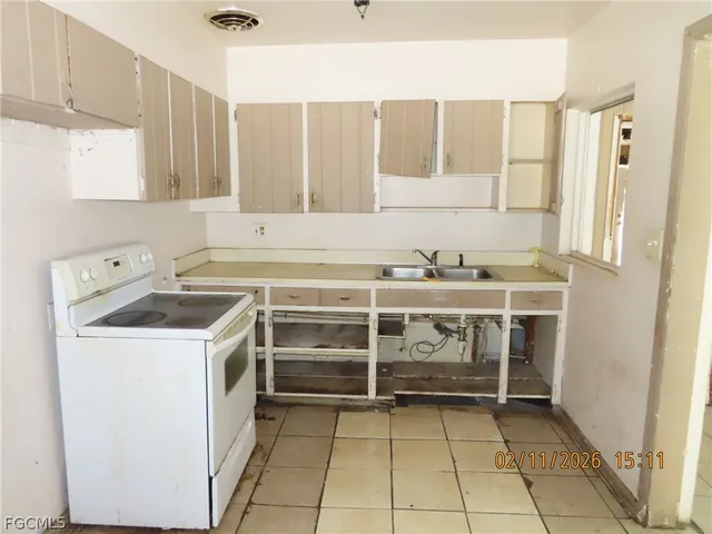 $80,800 | 2254 Dora Street, Fort Myers, FL 33901