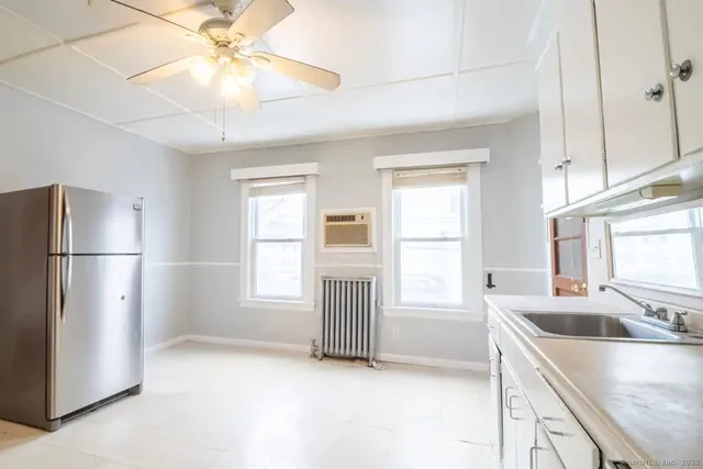 $1,875 | 62 Montauk Avenue, New London, CT 06320