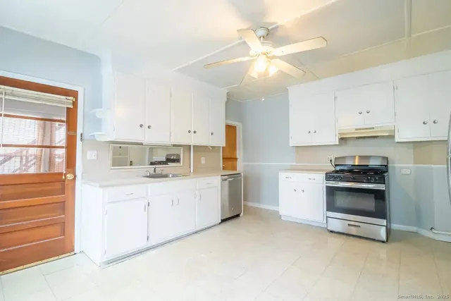 $1,875 | 62 Montauk Avenue, New London, CT 06320