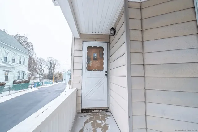 $1,875 | 62 Montauk Avenue, New London, CT 06320