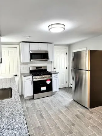 $4,000 | 71 East George Street, Unit 2, Providence, RI 02906