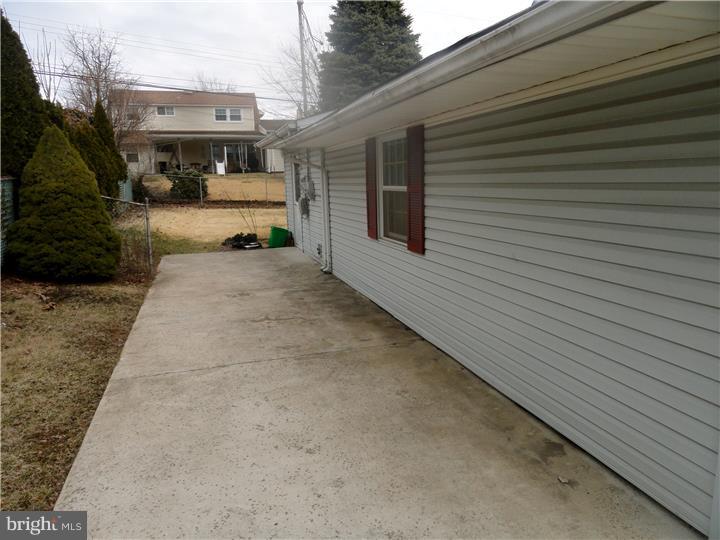 11 Cable Road Levittown, PA 19057 - Photo 6 of 8 Gallery Image 6