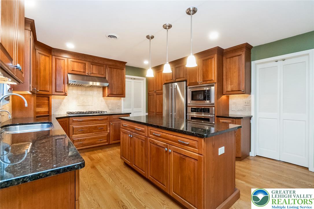 919 Hawthorn Road Allentown, PA 18103 - Photo 11 of 56 Gallery Image 11