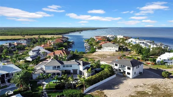 $749,000 | 962 Symphony Isles Boulevard, Apollo Beach, FL 33572