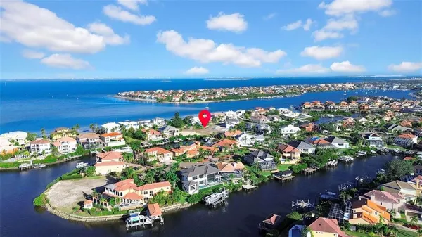 $749,000 | 962 Symphony Isles Boulevard, Apollo Beach, FL 33572