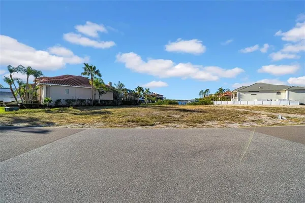 $749,000 | 962 Symphony Isles Boulevard, Apollo Beach, FL 33572