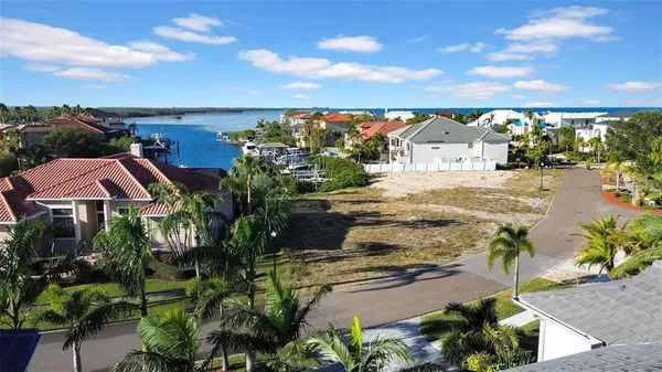 $749,000 | 962 Symphony Isles Boulevard, Apollo Beach, FL 33572