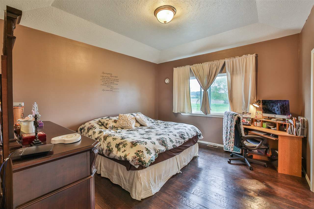 24702 North Spotted Road Deer Park, WA 99006 - Photo 9 of 20