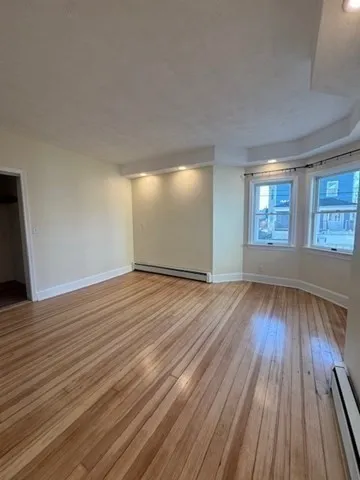 $2,600 | 26 Avon Street, Unit 1, Everett, MA 02149