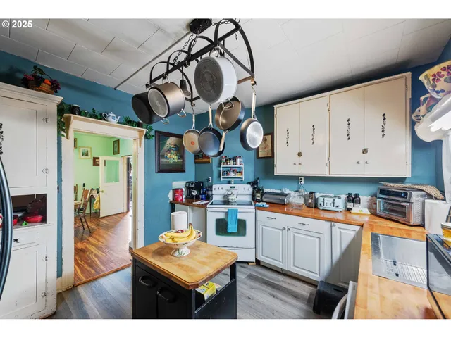 $238,000 | 51014 Dement Creek Road, Myrtle Point, OR 97458