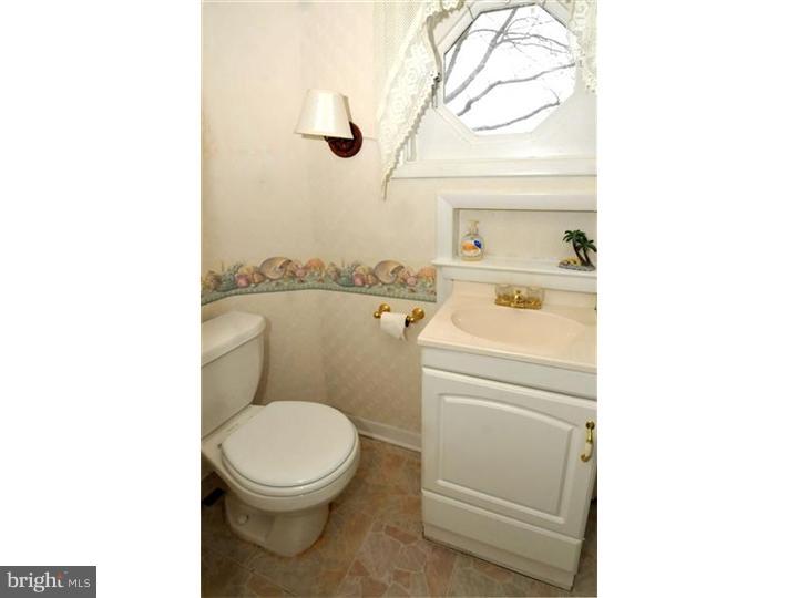 813 Orlando Road Cherry Hill, NJ 08034 - Photo 16 of 24 Bathroom
