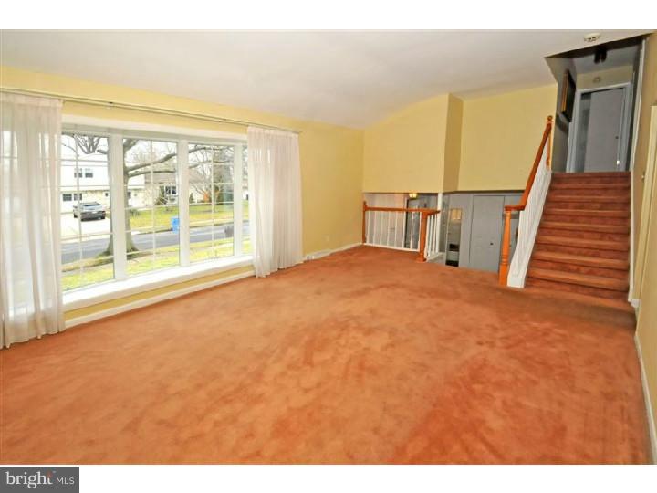 813 Orlando Road Cherry Hill, NJ 08034 - Photo 23 of 24 Living Room