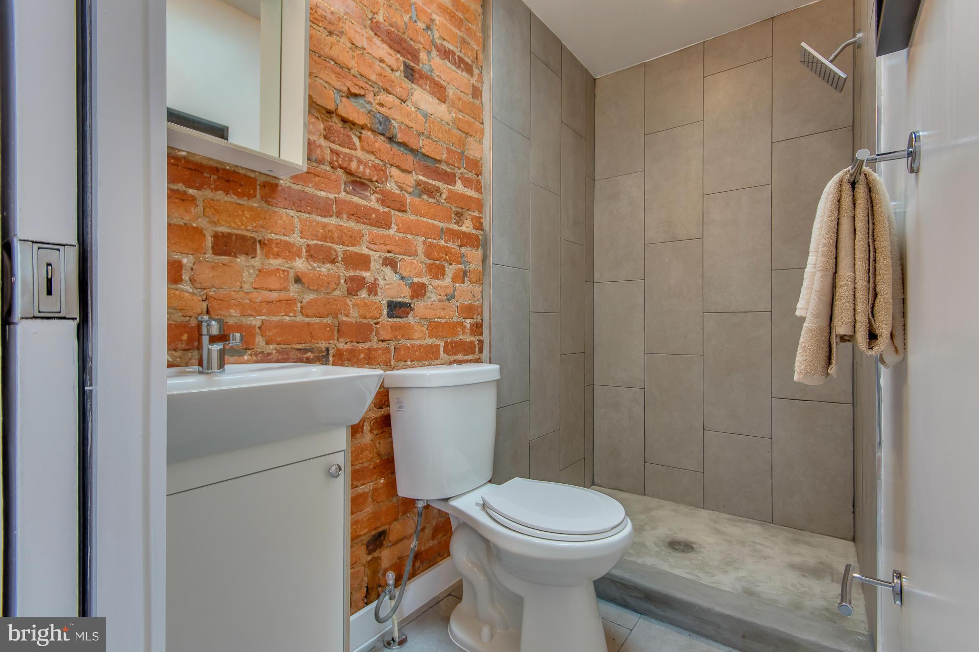 2125 4th Street Northeast Washington, DC 20002 - Photo 12 of 25 Bath