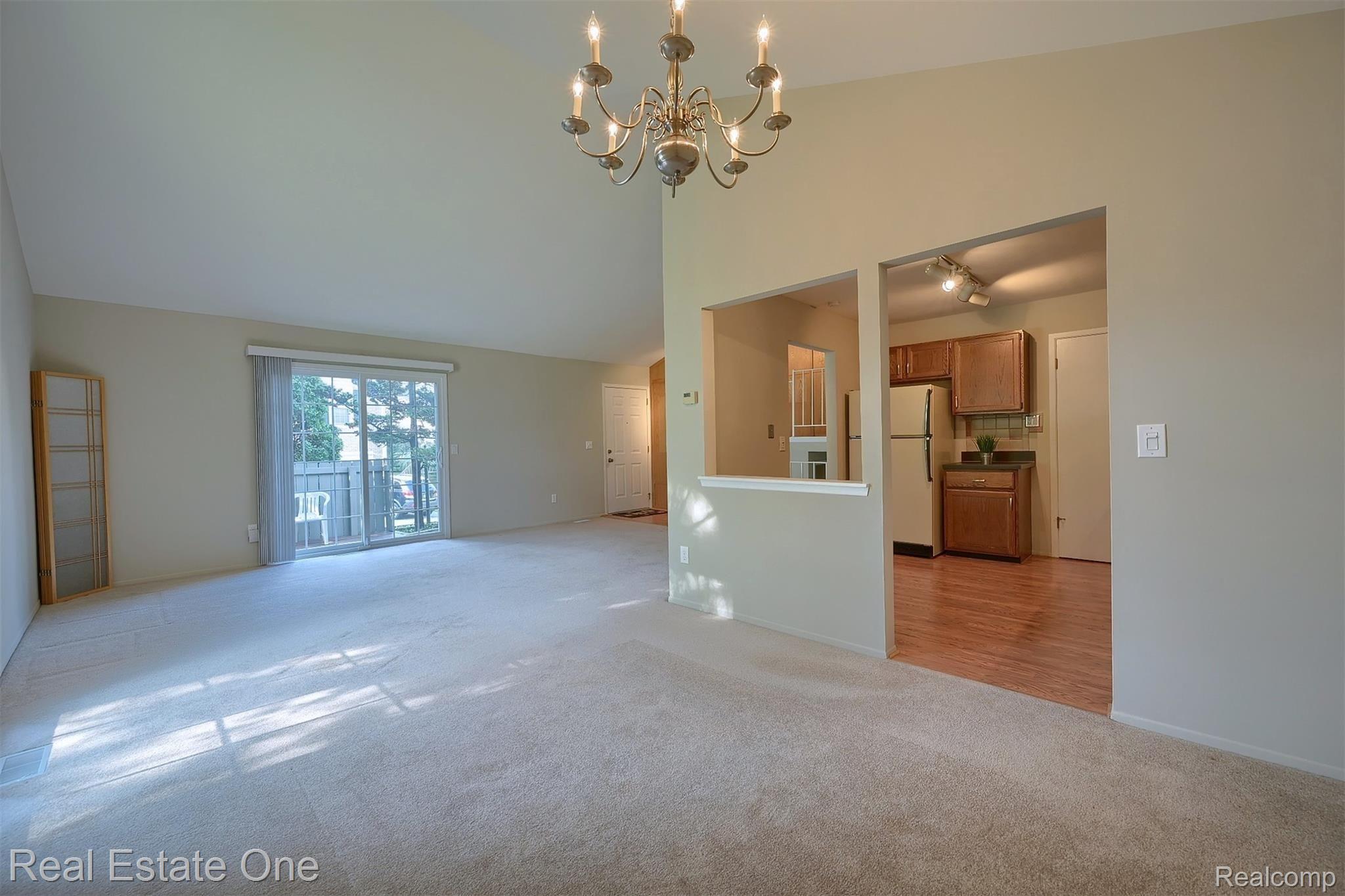 1360 Crescent Lane, Unit 304 Rochester, MI 48306 - Photo 10 of 41 Dining-Room
