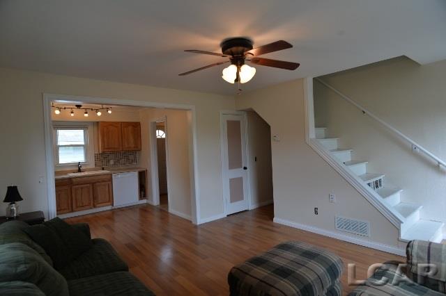 1201 West Russell Road Tecumseh, MI 49286 - Photo 4 of 18 31243504-3.JPG