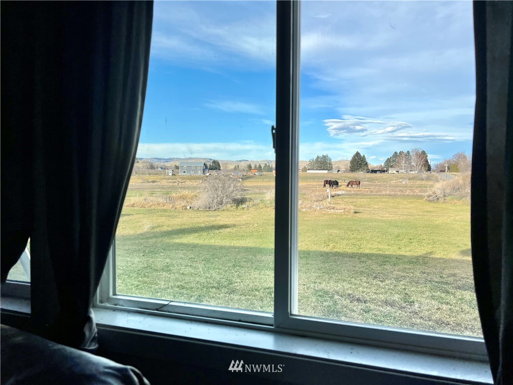 53 Woods Road Omak, WA 98841 - Photo 13 of 40 a view of sky from window