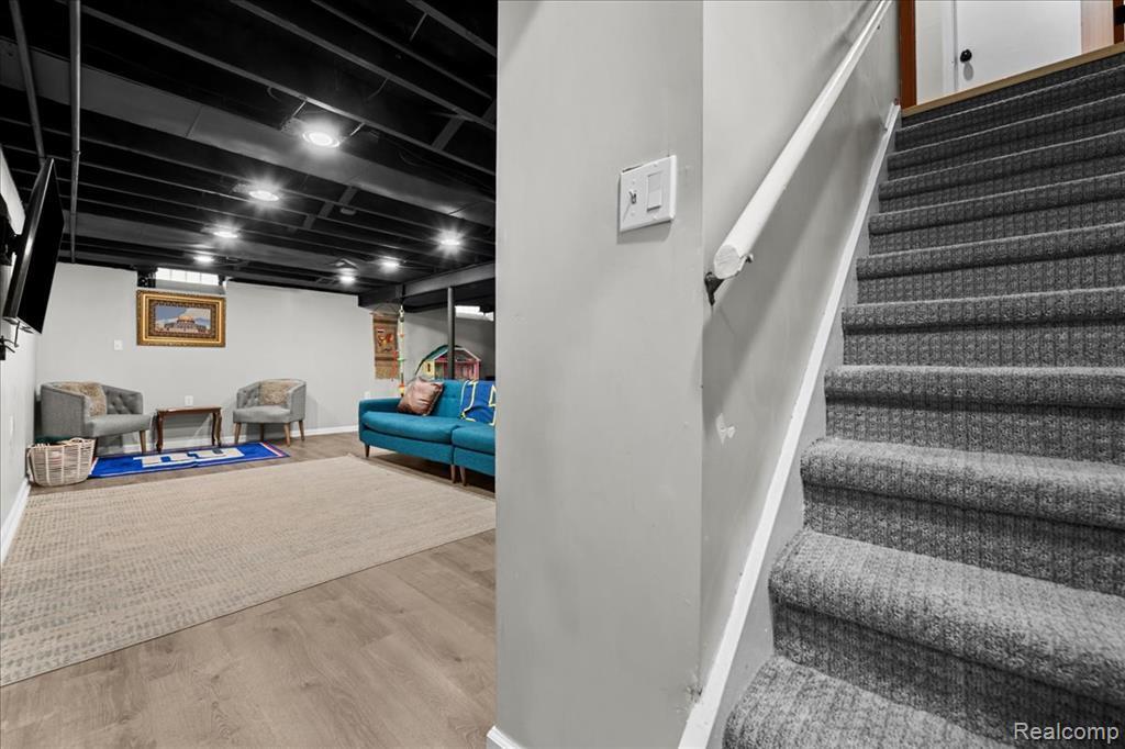 6716 Rosedale Boulevard Allen Park, MI 48101 - Photo 19 of 31 GetMedia-7