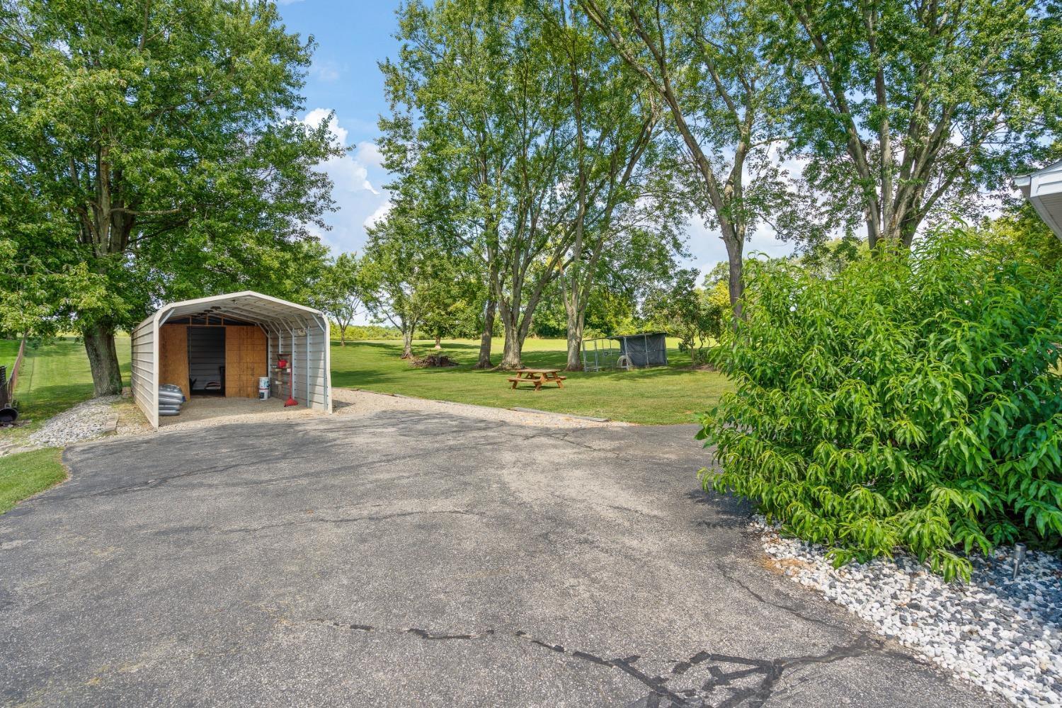 2231 West Elkton Road Hamilton, OH 45013 - Photo 4 of 34 Gallery Image 4