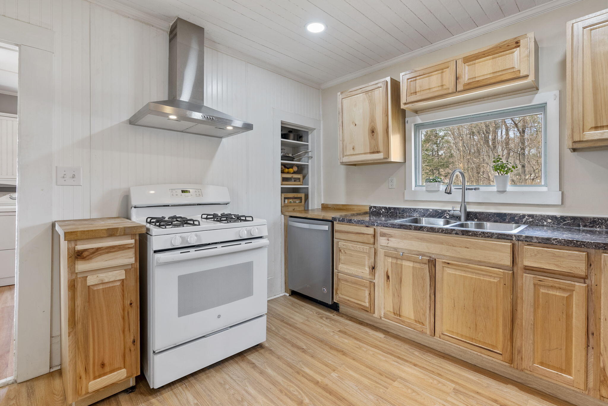 81 Court Street Alfred, ME 04002 - Photo 7 of 43 25-web-or-mls-DSC06313
