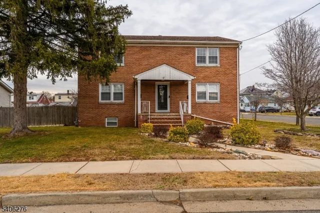 $2,400 | 18 Tennyson Street, Unit 2, Carteret, NJ 07008