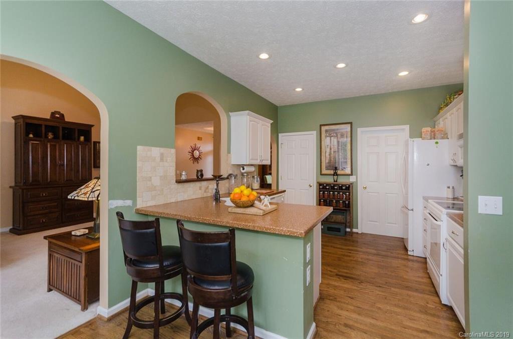 4501 Cove Loop Road Hendersonville, NC 28739 - Photo 11 of 25 Gallery Image 11