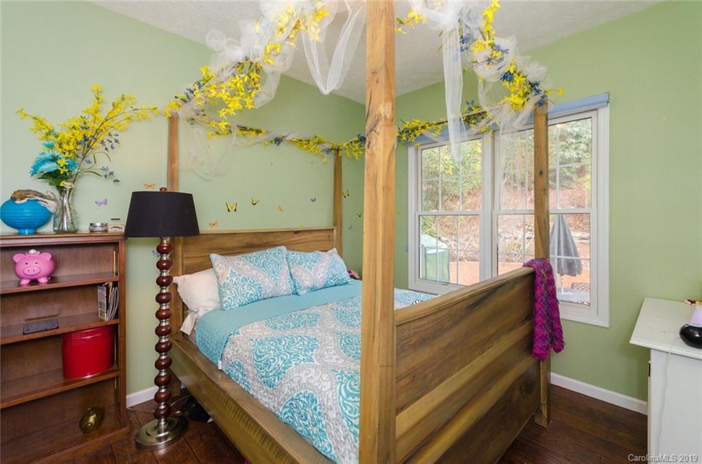 4501 Cove Loop Road Hendersonville, NC 28739 - Photo 15 of 25 Gallery Image 15