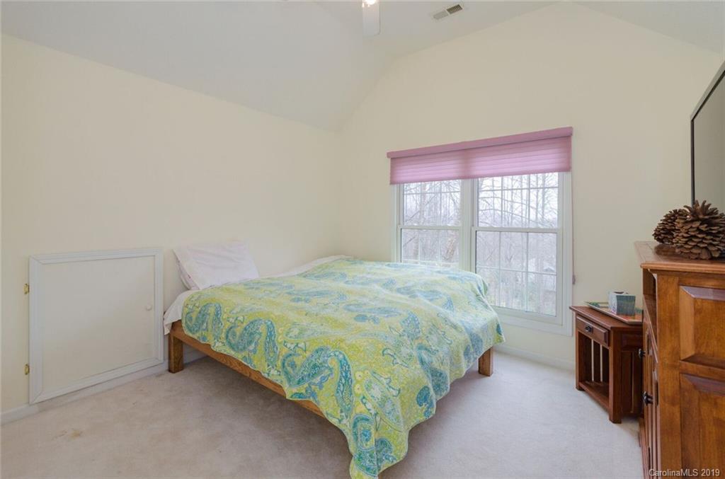 4501 Cove Loop Road Hendersonville, NC 28739 - Photo 18 of 25 Gallery Image 18