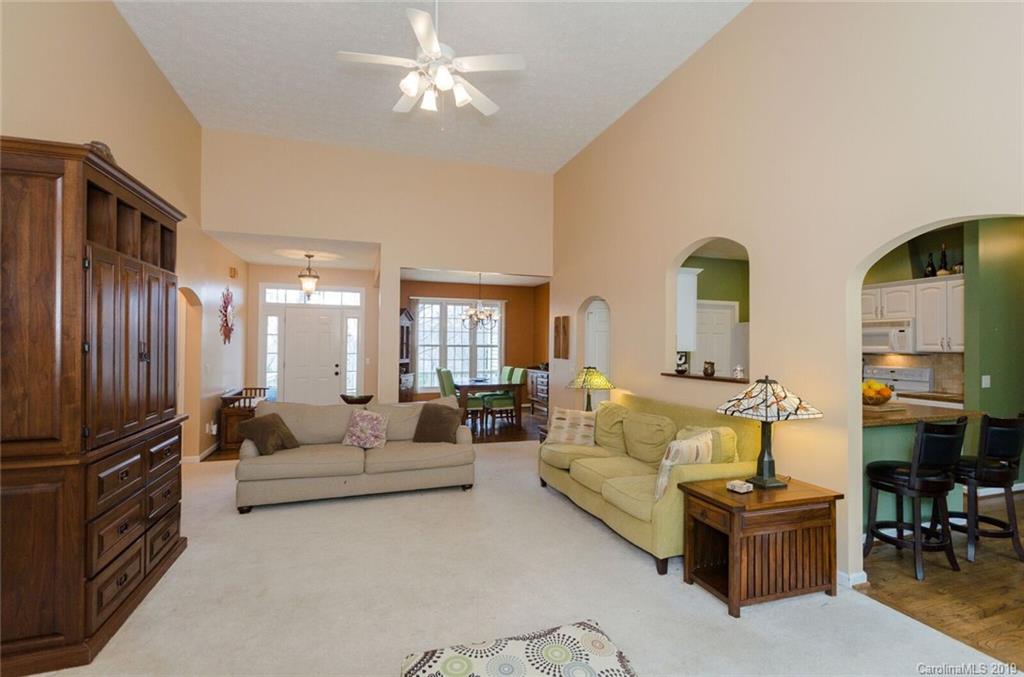 4501 Cove Loop Road Hendersonville, NC 28739 - Photo 7 of 25 Gallery Image 7
