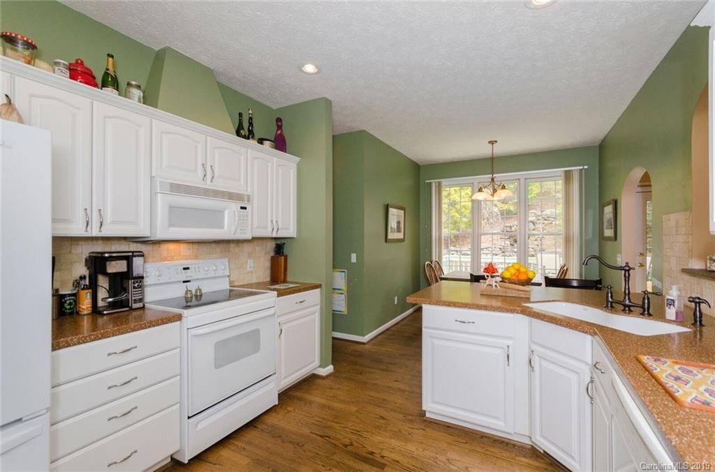 4501 Cove Loop Road Hendersonville, NC 28739 - Photo 9 of 25 Gallery Image 9